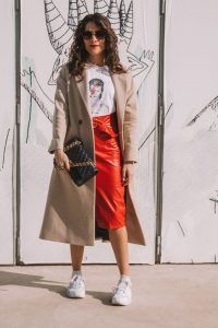 looks con camiseta basica