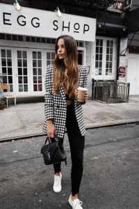 looks con zapatillas