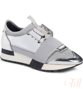 looks con zapatillas plateadas