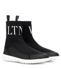 Llooks con zapatillas calcetin