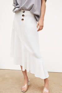 Falda midi para vestir bien en verano